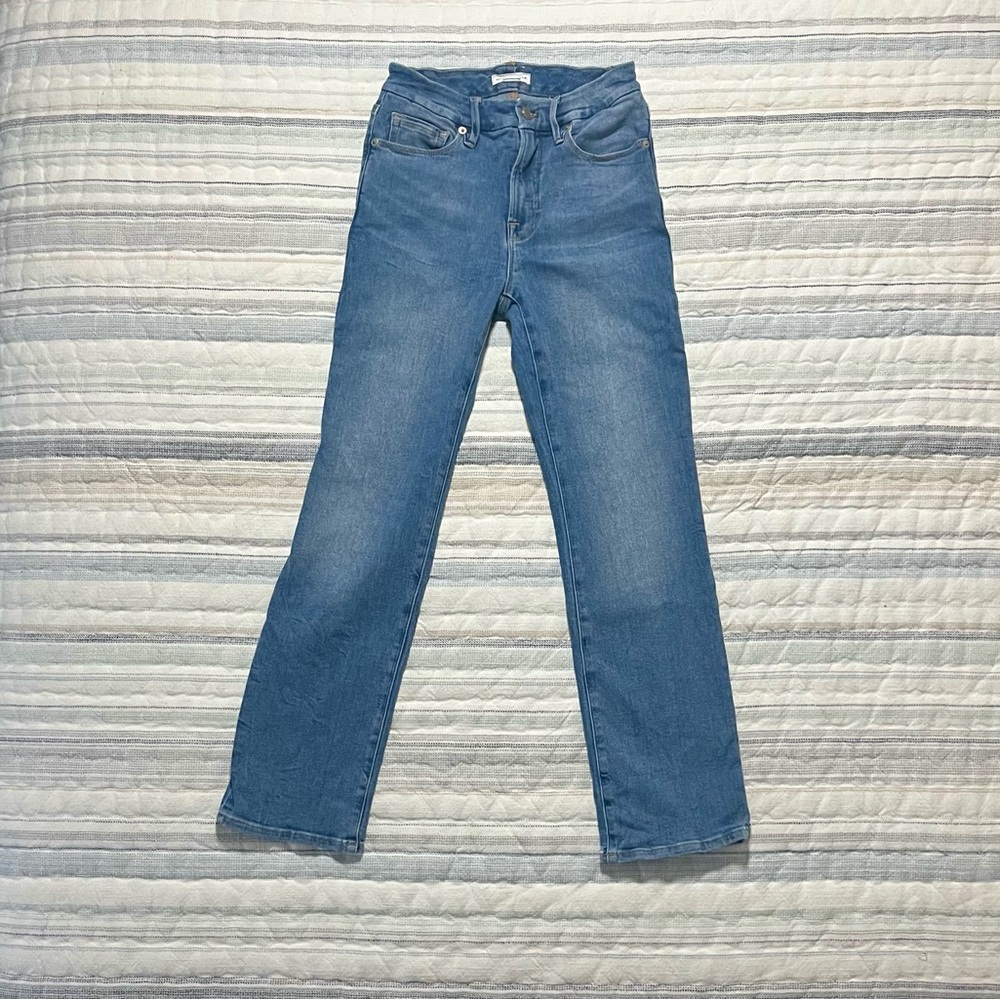 Good American Light Blue Wash Straight Leg Jeans